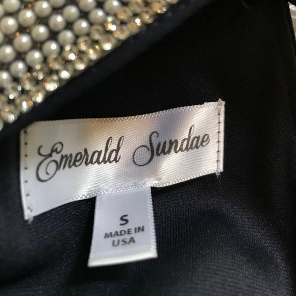 Emeral Sundae Short Navy Dress - Picture 5 of 6